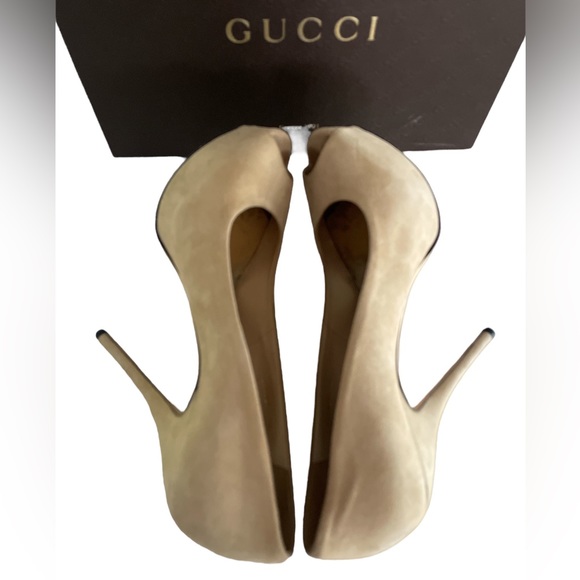 GUCCI 💥HOST PICK💥Gucci Tan Suede Peep Toe Stilettos Size EU40 with Box - Picture 9 of 12